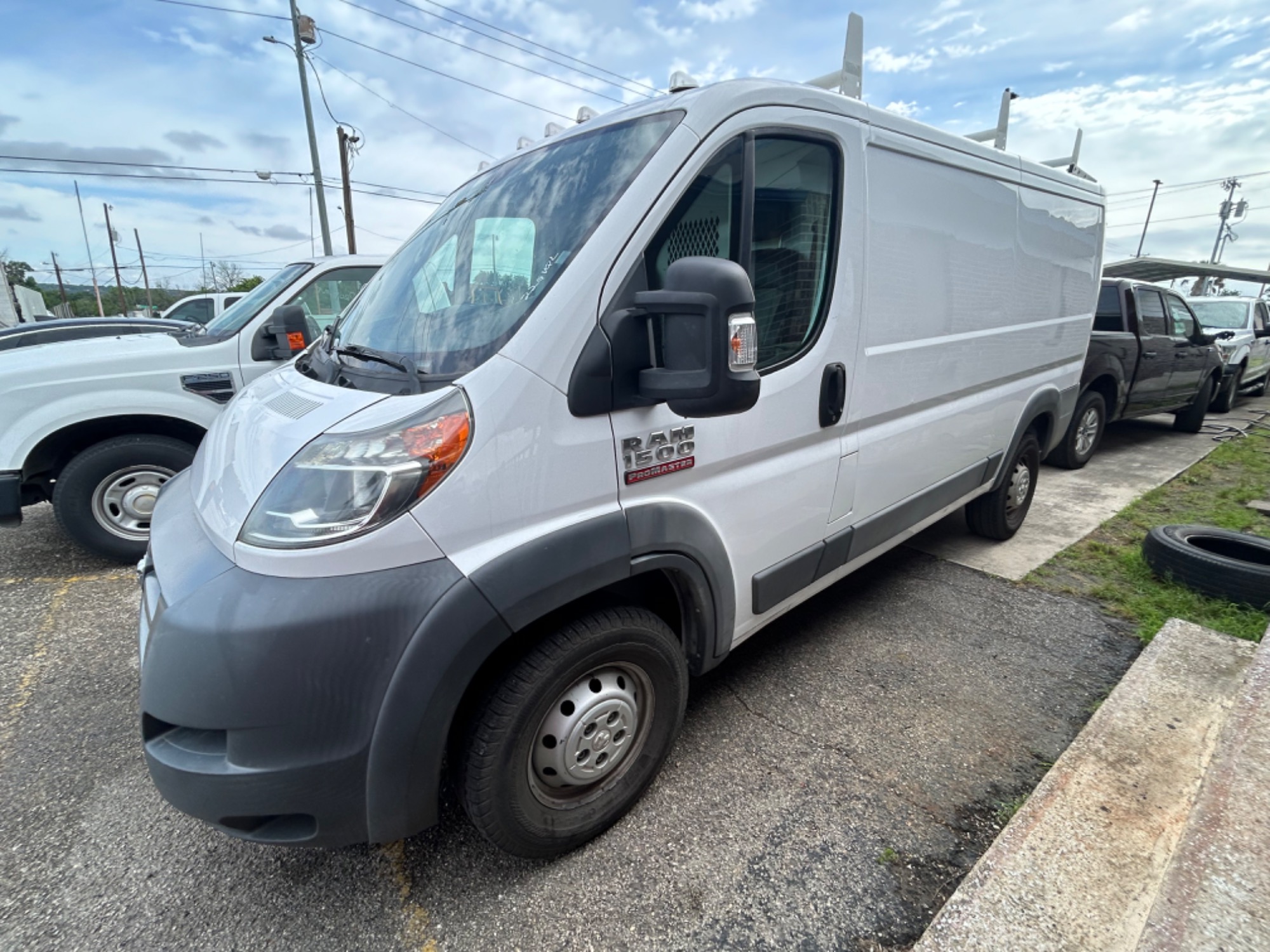 photo of 2017 RAM Promaster 1500 Low Roof Tradesman 136-in. WB
